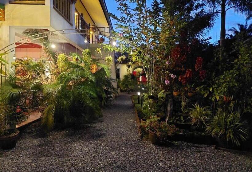 Семейный Номер Deluxe, Bed & Breakfast To Co