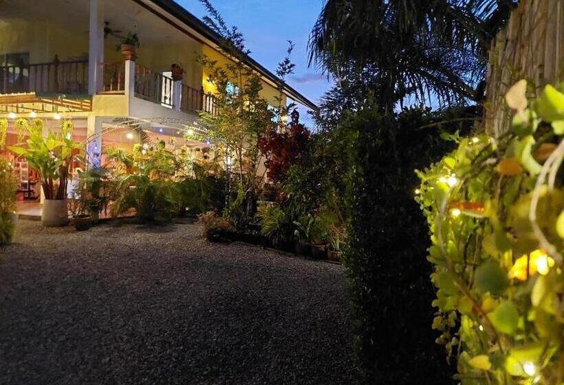 Семейный Номер Deluxe, Bed & Breakfast To Co