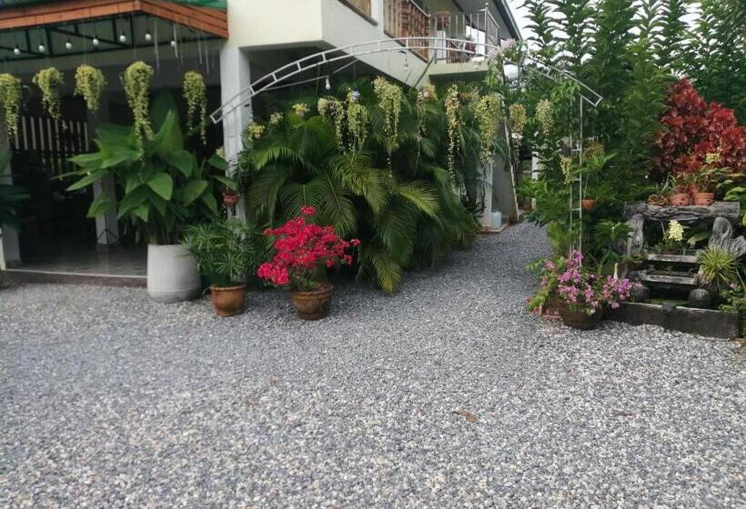 Семейный Номер Deluxe, Bed & Breakfast To Co