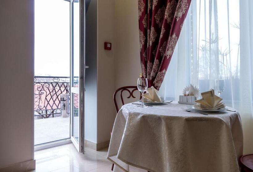 带阳台套房, Ermitazh Hotel Complex