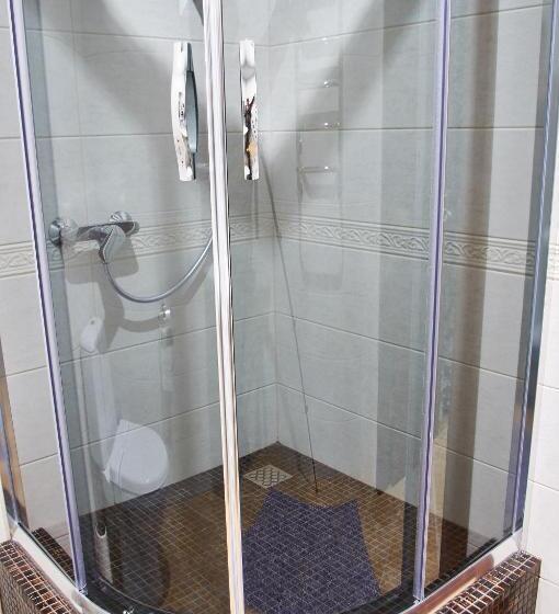 豪华三人间, Ermitazh Hotel Complex