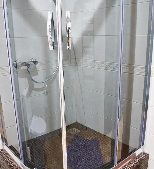 デラックストリプルルーム, Ermitazh Hotel Complex