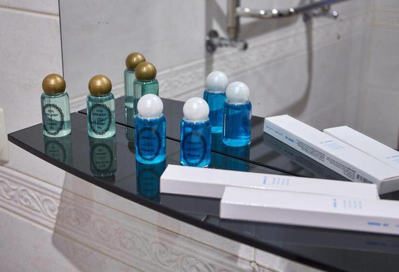 豪华三人间, Ermitazh Hotel Complex