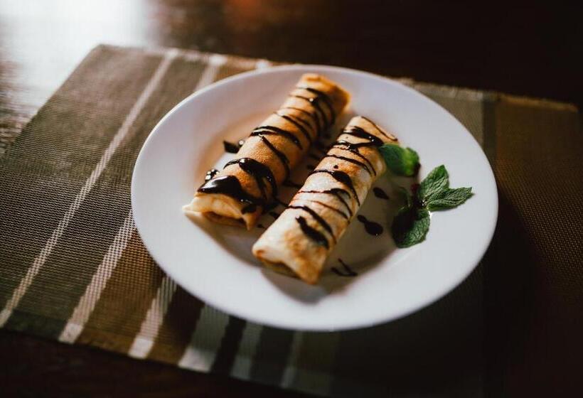 غرفة قياسية, Antique House