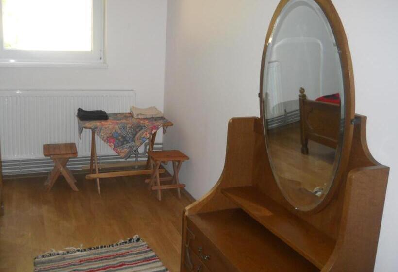 غرفة قياسية ثلاثية, Cabana Sestina