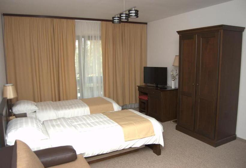 带阳台的三人标准间, Complex Parc Pini Moinesti