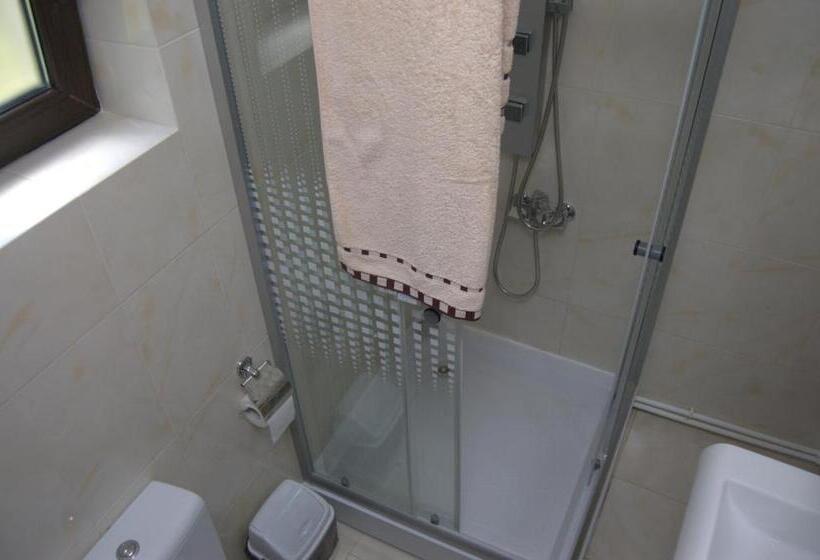 带阳台的三人标准间, Complex Parc Pini Moinesti