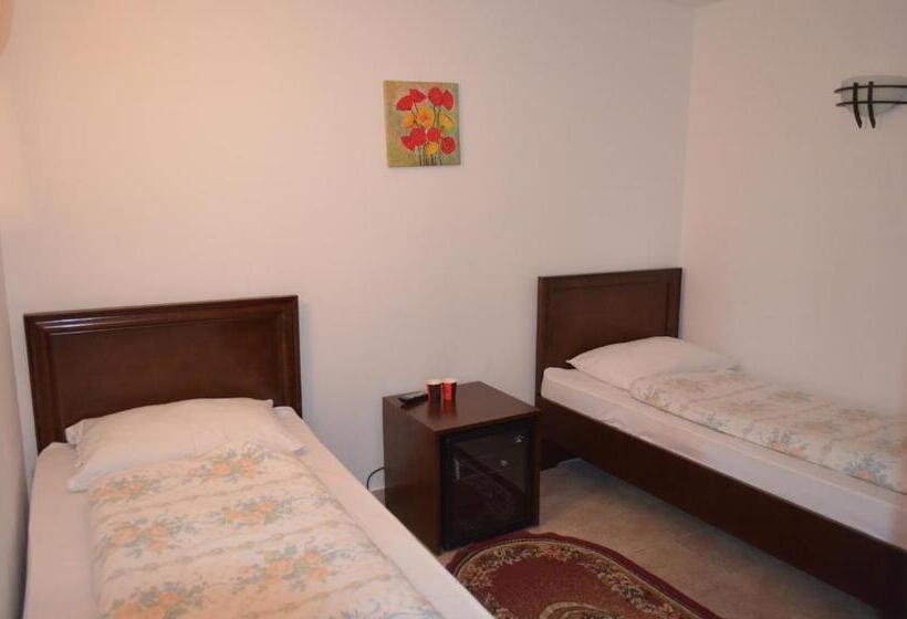 标准间, Complex Parc Pini Moinesti