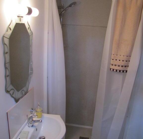 带花园景观的标准三人间, Complex Parc Pini Moinesti