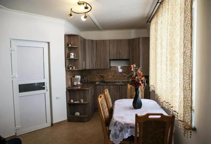 Talo 1 Makuuhuone, Illara Spa