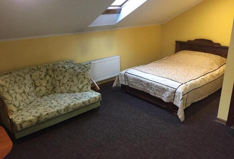 스탠다드 룸, Podilskii Dvir