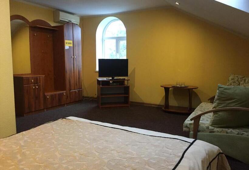 스탠다드 룸, Podilskii Dvir