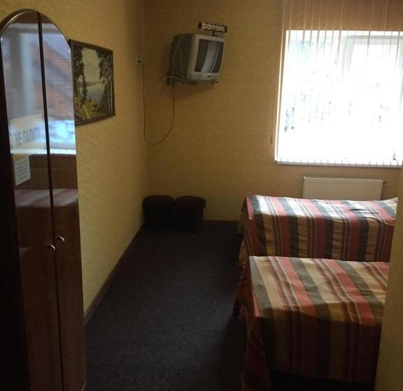 이코노미 룸, Podilskii Dvir