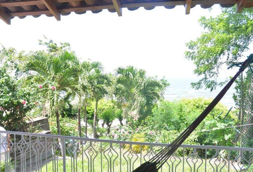 غرفة قياسية مطلّة علي البحيرة, Villa Paraiso