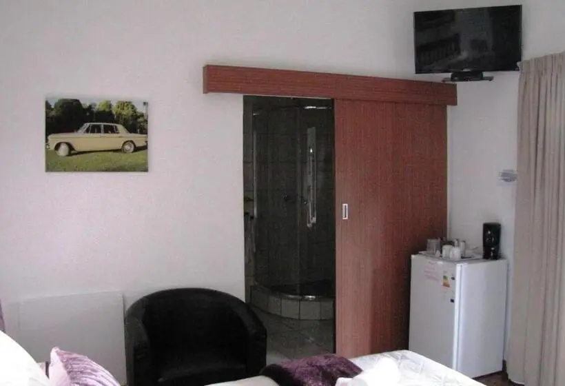 スイート, Bel Air Guest House