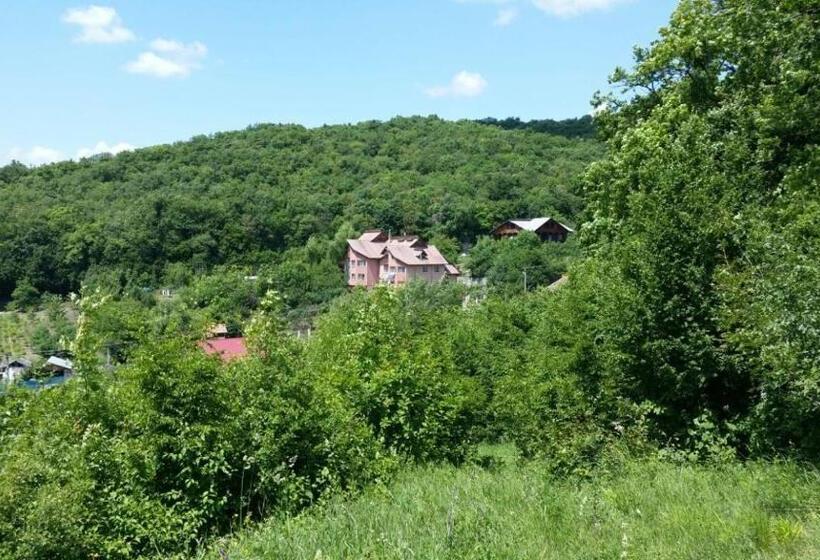 جناح مزوَّد بشرفة, Casa Lorena