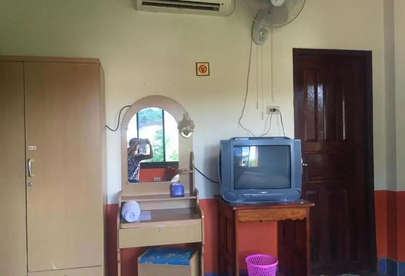 اتاق لوکس سه تخته, Oudomphone Guesthouse 2