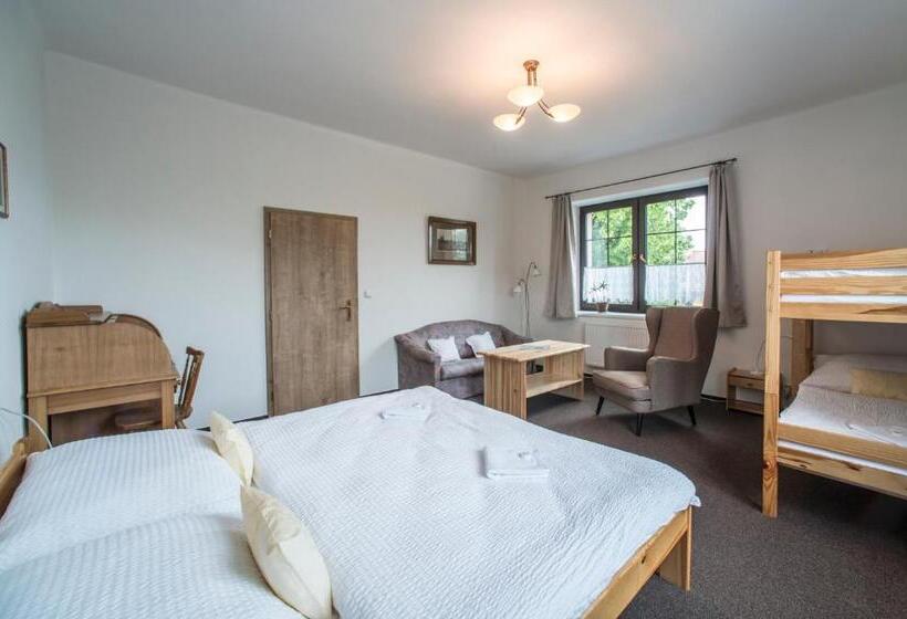 4인용 스탠다드 룸, Pernštejnův Statek