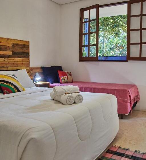 جناح سرير كينج, Tiô Isolda Artes & Hospedaria