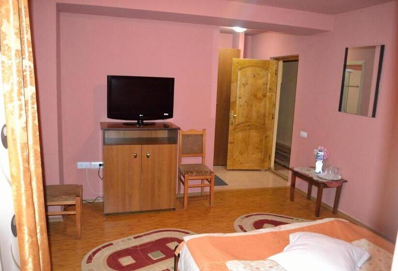 חדר משפחתי, Pensiunea Soreanca