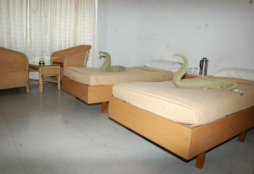 חדר דלוקס, Kstdc Hotel Mayura Sangama Mekedatu