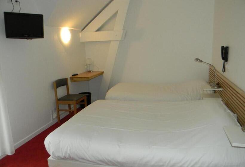Номер Стандарт Трехместный, Hôtel Chez Pierre D'agos