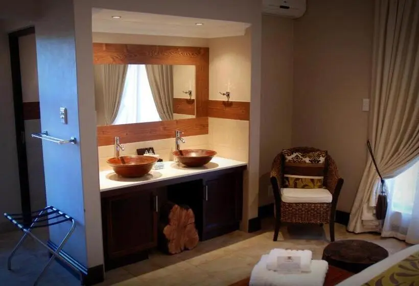 デラックススイート, Kathuhari Guesthouse