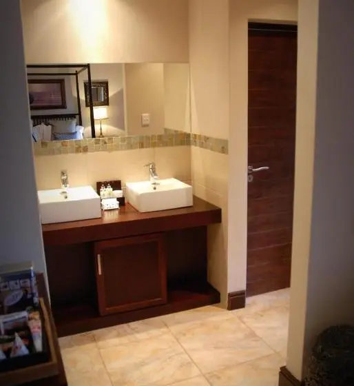 デラックススイート, Kathuhari Guesthouse