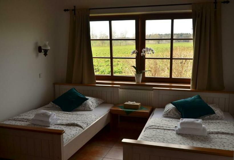 Standard Szoba, Na Statku Mirošov