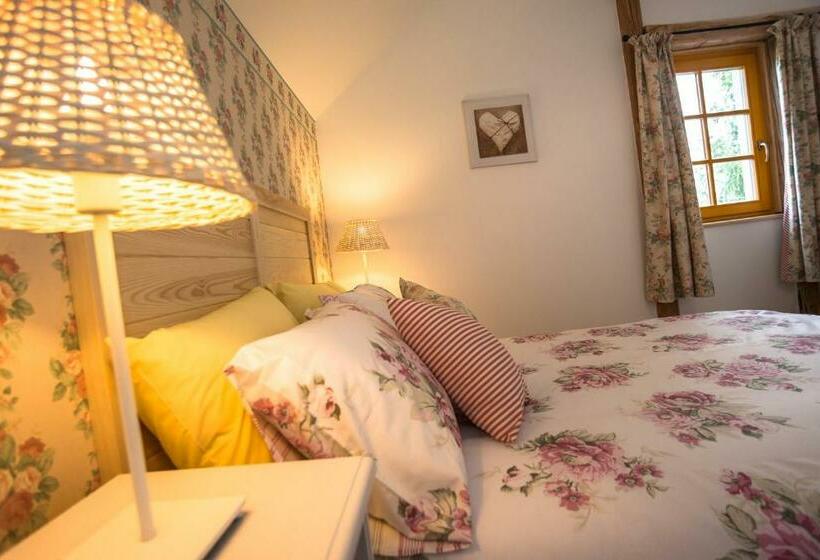 标准间, Bořetínský Statek