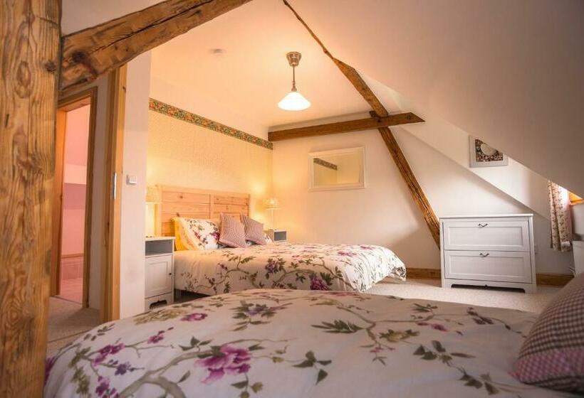 标准三人间, Bořetínský Statek