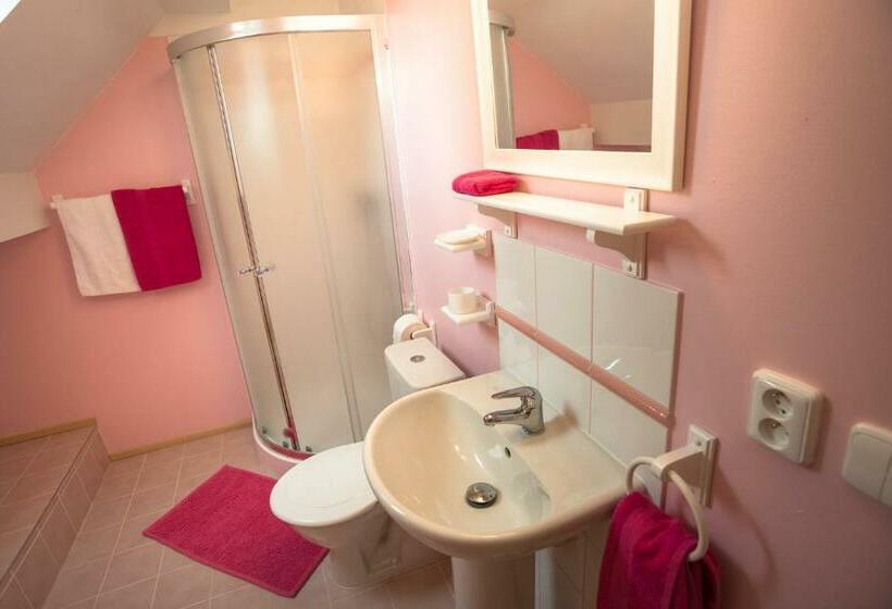 标准三人间, Bořetínský Statek