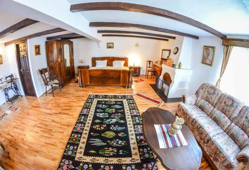 Classic room with balcony, Casa Veche