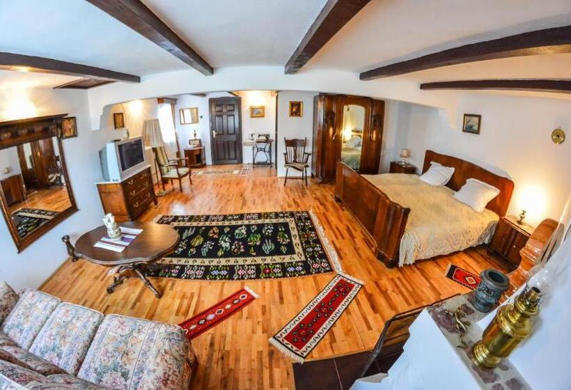 Classic room with balcony, Casa Veche