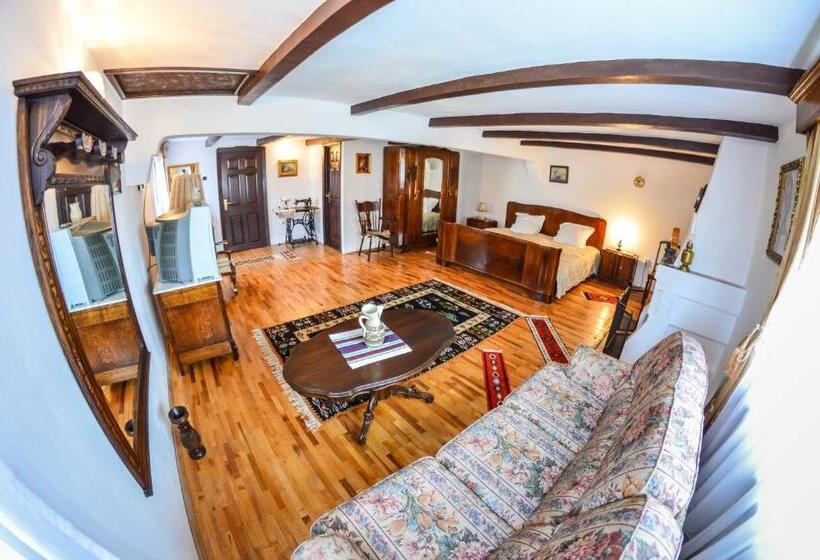 Classic room with balcony, Casa Veche