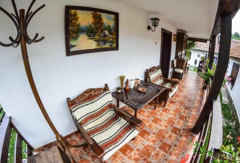 Люкс 2 Спальни, Casa Veche