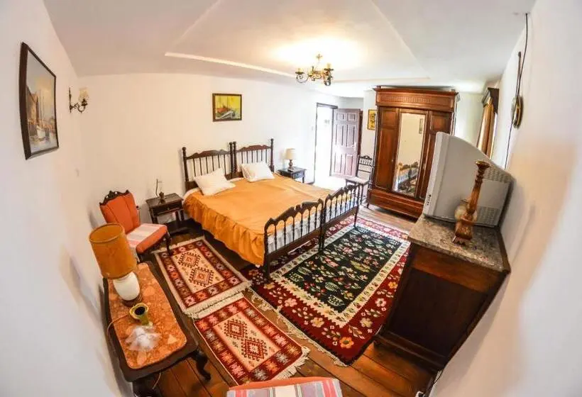 コンフォートルーム, Casa Veche