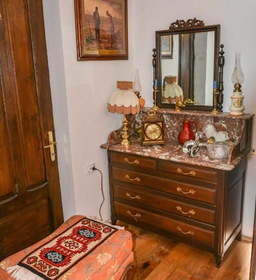 Классический Номер, Casa Veche