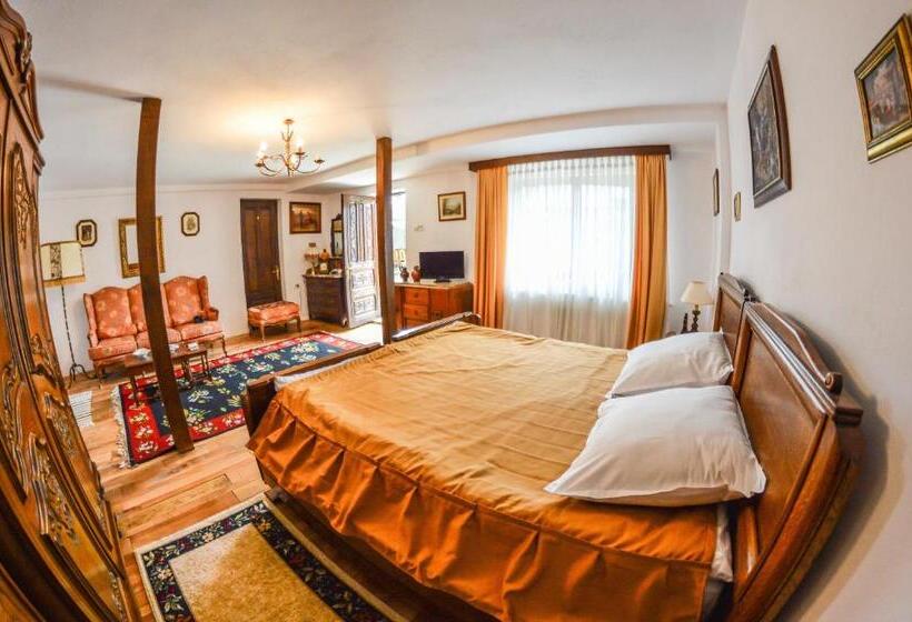 Классический Номер, Casa Veche