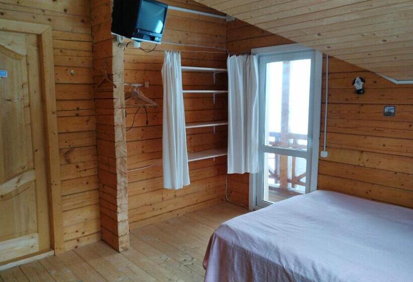 Четырехместный Номер Стандарт с Балконом, Kam In