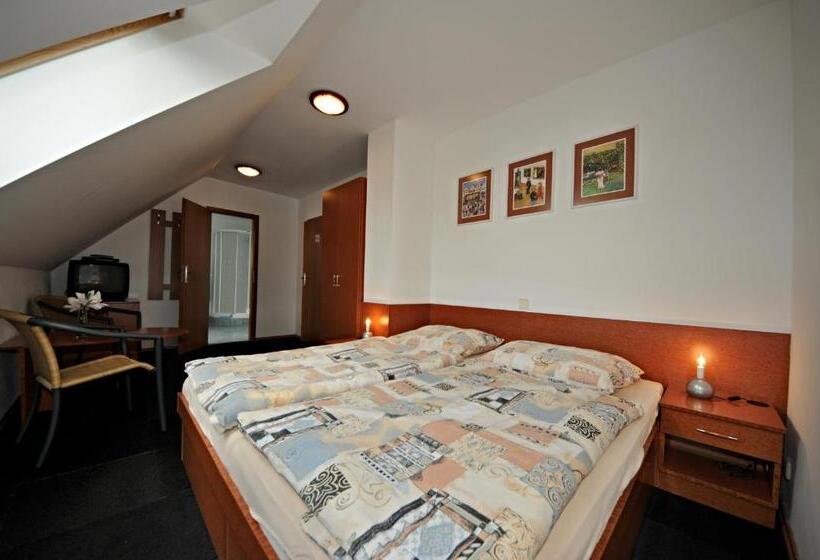 Номер Стандарт, Penzion Praktik Krumlov