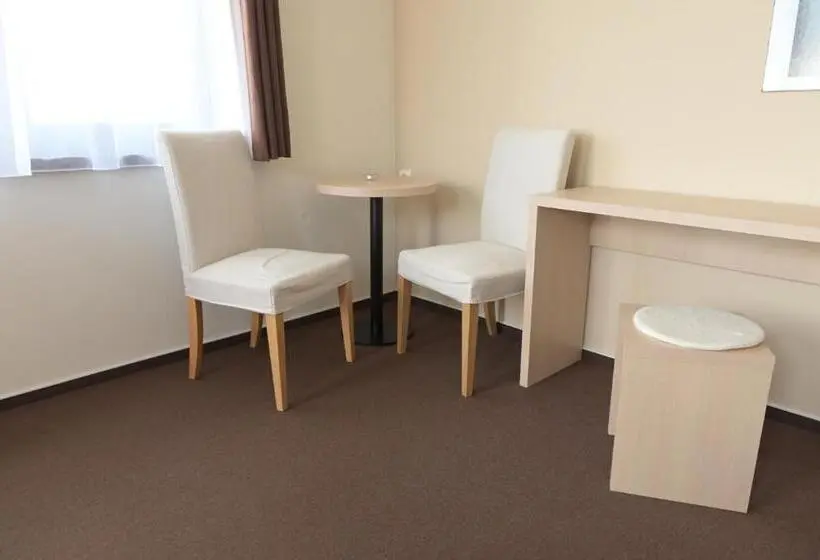 スタンダードルーム, Penzion švýcarský Dům