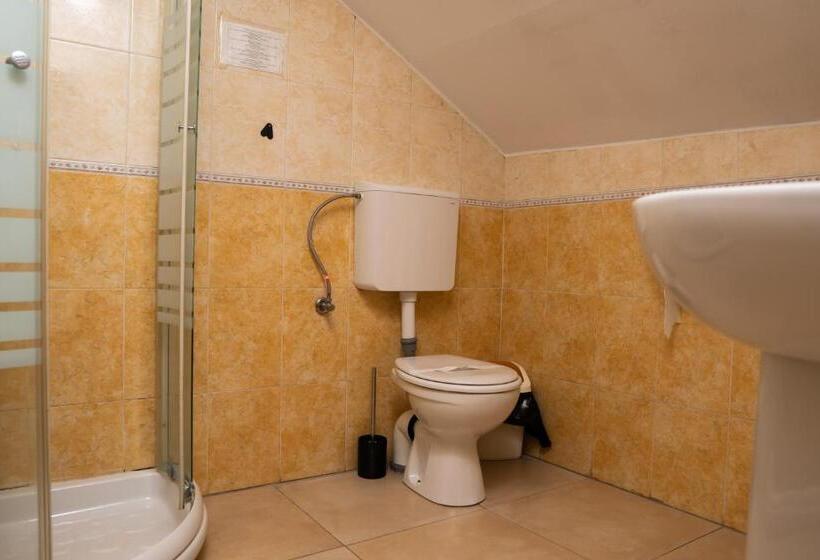 스탠다드 트리플 룸, Pensiunea Lido Moisei