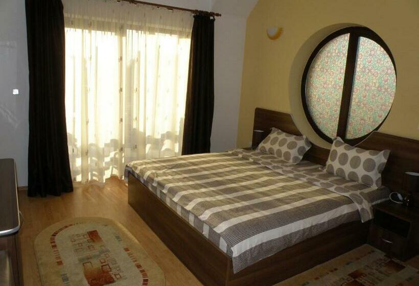 اتاق استاندارد با بالکن, Pensiunea Neredy