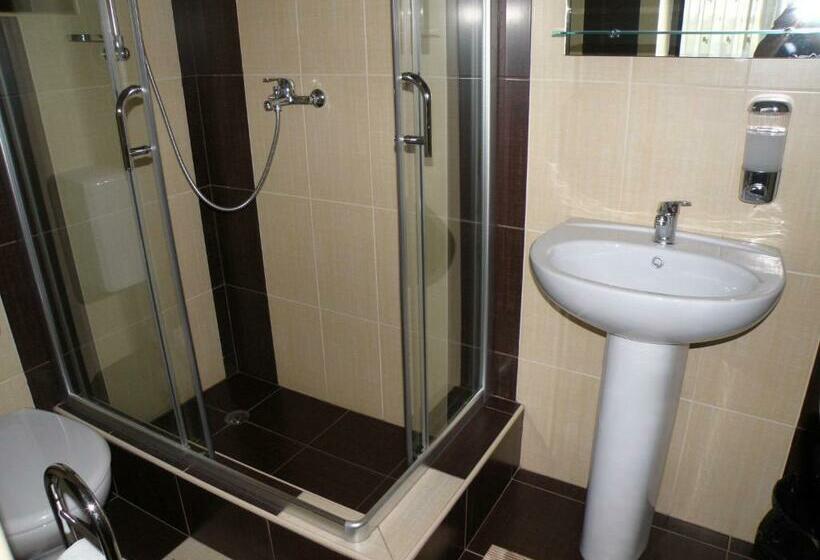 اتاق استاندارد با بالکن, Pensiunea Neredy