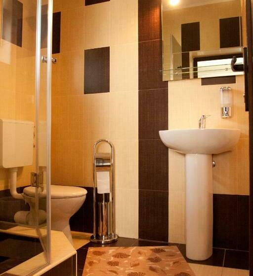 اتاق استاندارد با بالکن, Pensiunea Neredy