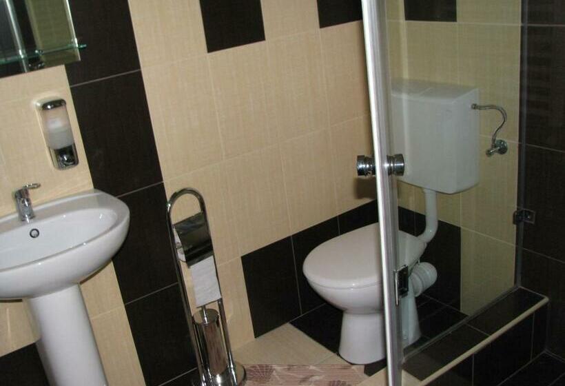 اتاق استاندارد با بالکن, Pensiunea Neredy