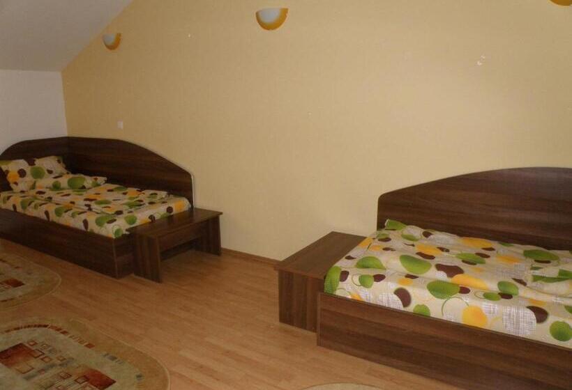 سوئیت 2 خوابه, Pensiunea Neredy