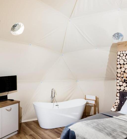 كوخ قياسي, Wellness Hotel Bahenec