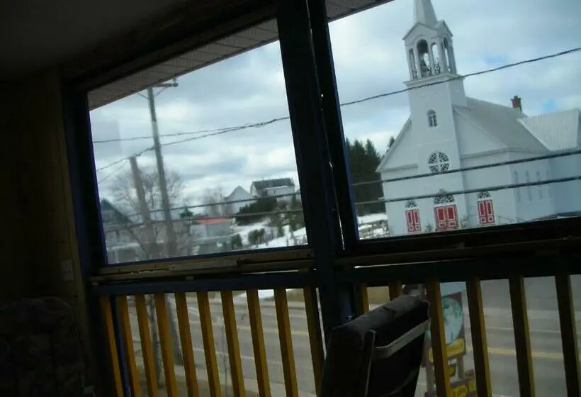 スタンダードルーム, Gîte Des Hauteurs Et Café De La Place